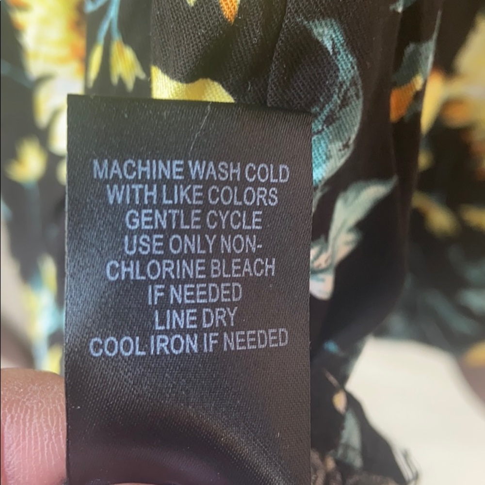 NWT Torrid Black & Yellow 🌺 Floral Dress - Picture 14 of 16